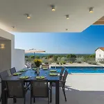 Aponia Vikendica