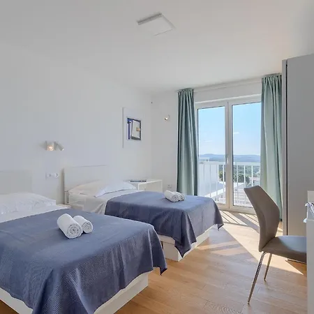 Aponia * Пореч