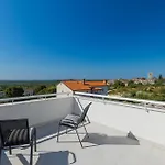 Aponia Hébergement de vacances *