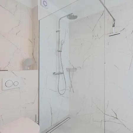 Aponia בית נופש *