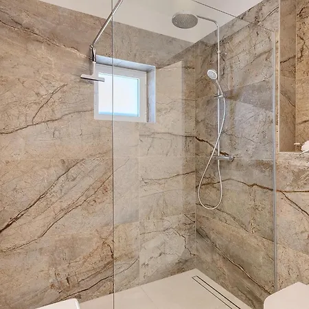 בית נופש Aponia