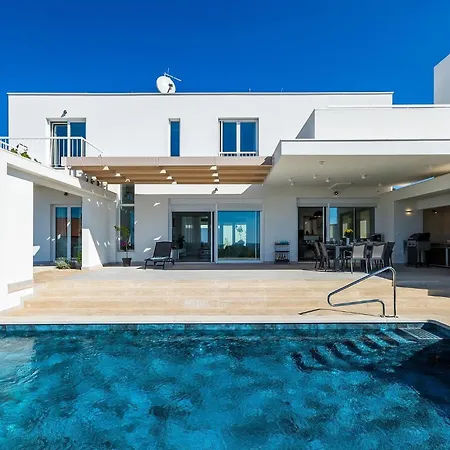 בית נופש Aponia