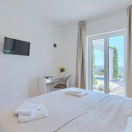 בית נופש Aponia *