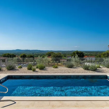 בית נופש Aponia פורץ