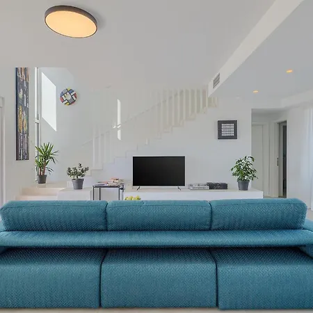 בית נופש Aponia פורץ